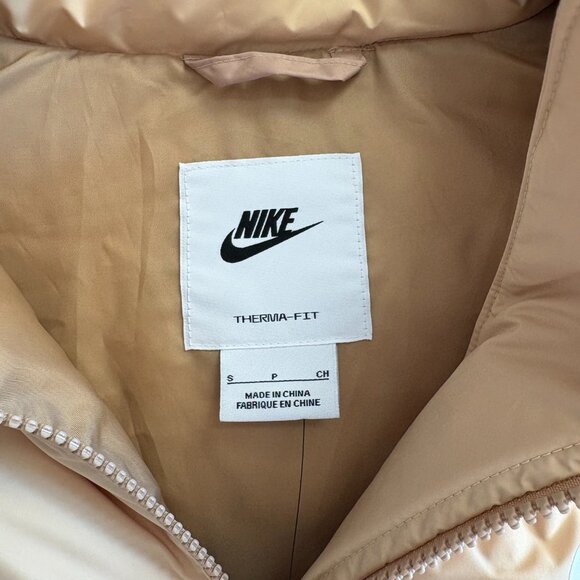 Women's Nike Sportswear Therma-FIT Windrunner Down Vest - Picture 4 of 6